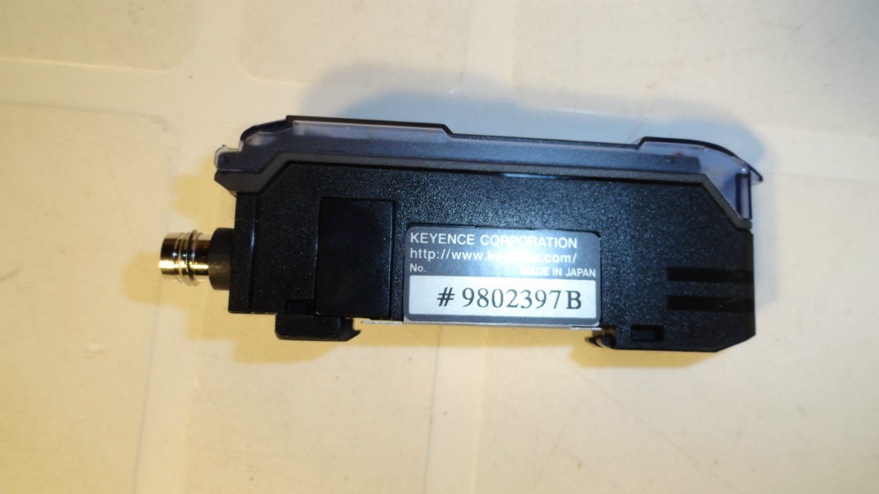 Keyence FS-V34CP Digital Fiber Sensor NEW