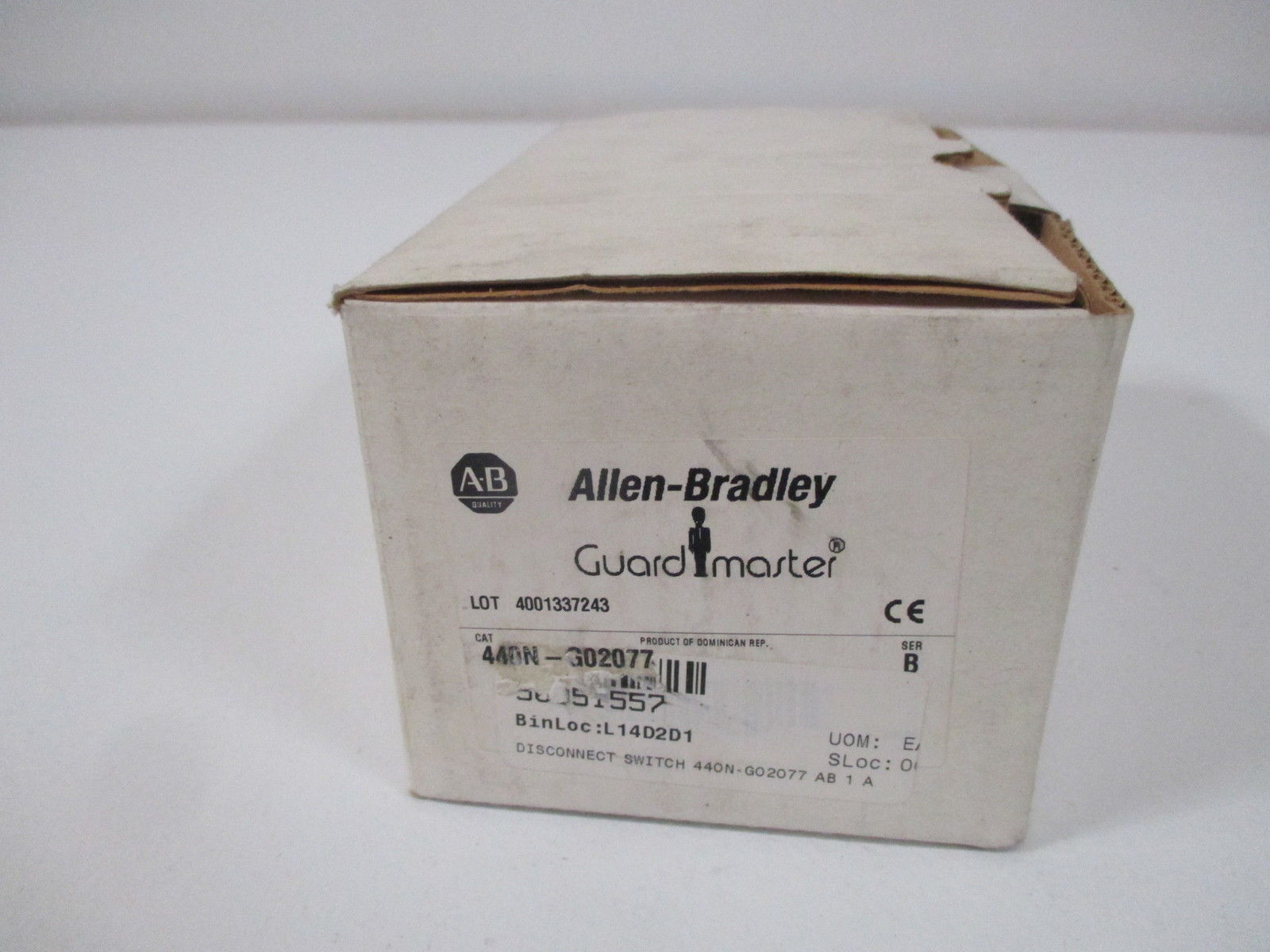 ALLEN BRADLEY 440N-G02077 SER.B SAFETY SWITCH (AS PICTURED)* 440N-G02077,ALLEN BRALDLEY,PLC