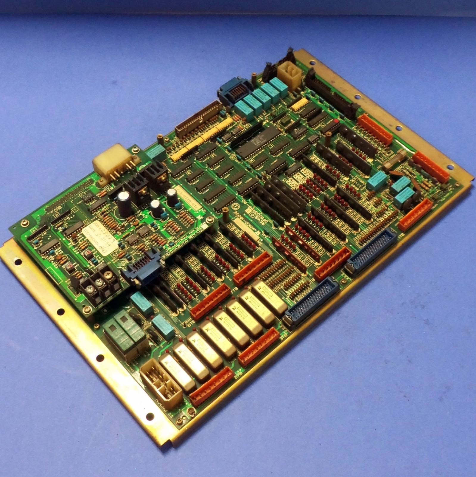 YASKAWA DF82O3498-BO REV.BO1 MOTHERBOARD BACKPLANE JANCD-10O CLR-0350-113-BCA,CARR LANE ROEMHELD,PLC