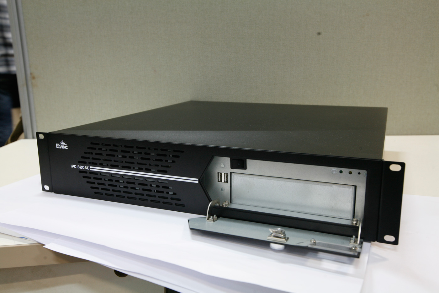 【研祥直营】研祥IPC-8206E全新设计2U19寸标准工控机上架机箱 IPC-8206E,研祥,工控机