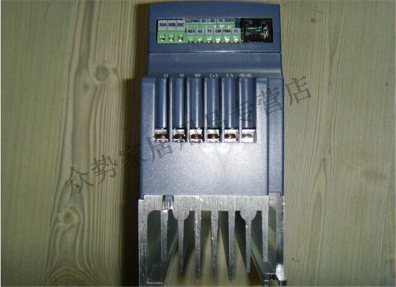 富士变频器2.2kw 单相200V FVR2.2S1S-7C 经济型 需订货,货期短 富士