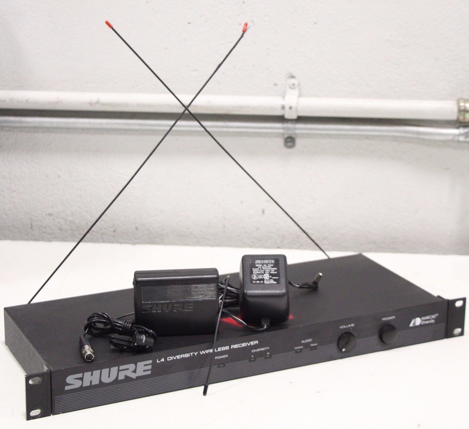 Shure Brothers L4-CQ Marcad Diversity Wireless Receiver w/ T L4-CQ,Shure,PLC