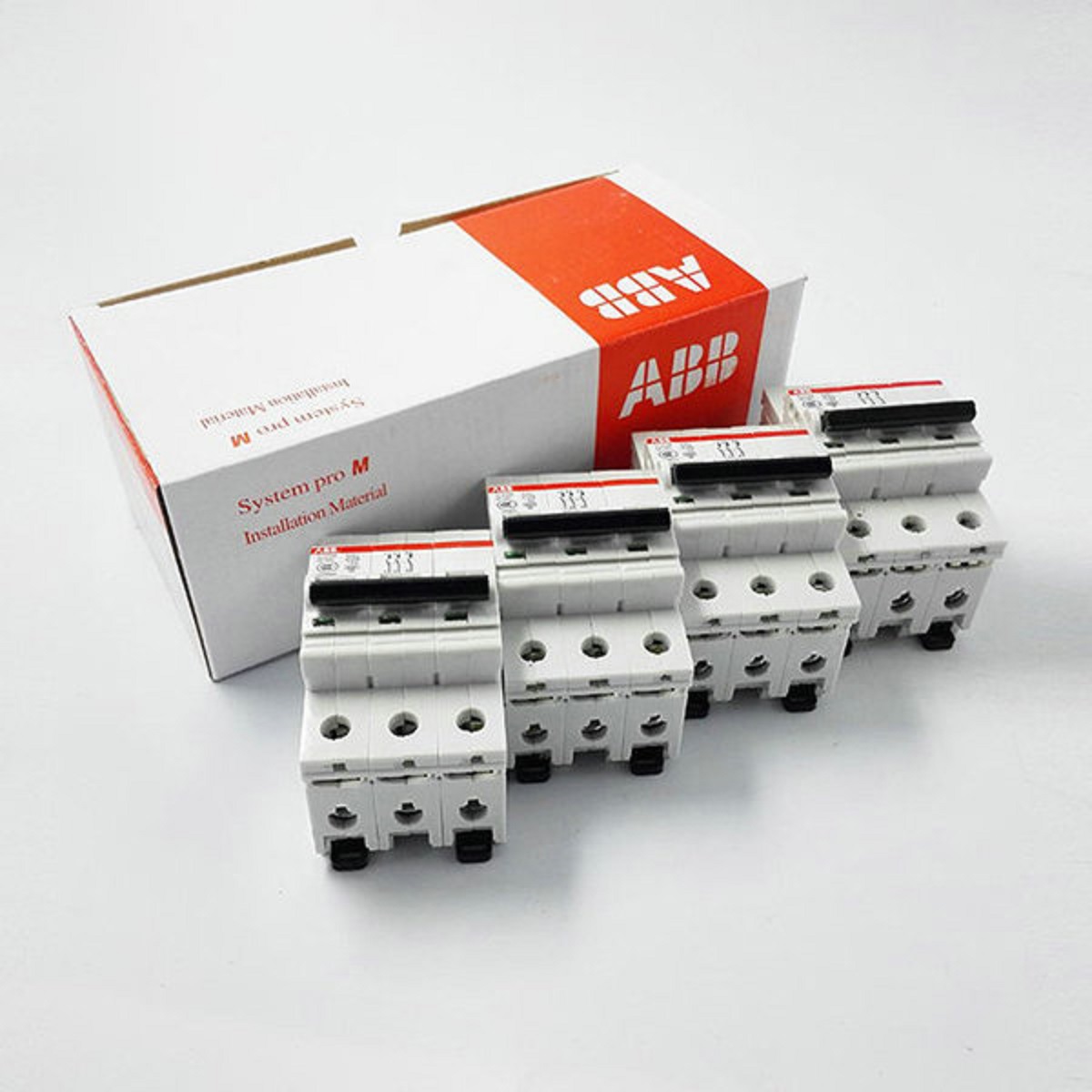 ABB微型断路器SH201-B13 10103906
SH201-B16 10103907 ABB,SH200,微型断路器,空气开关,abb断路器