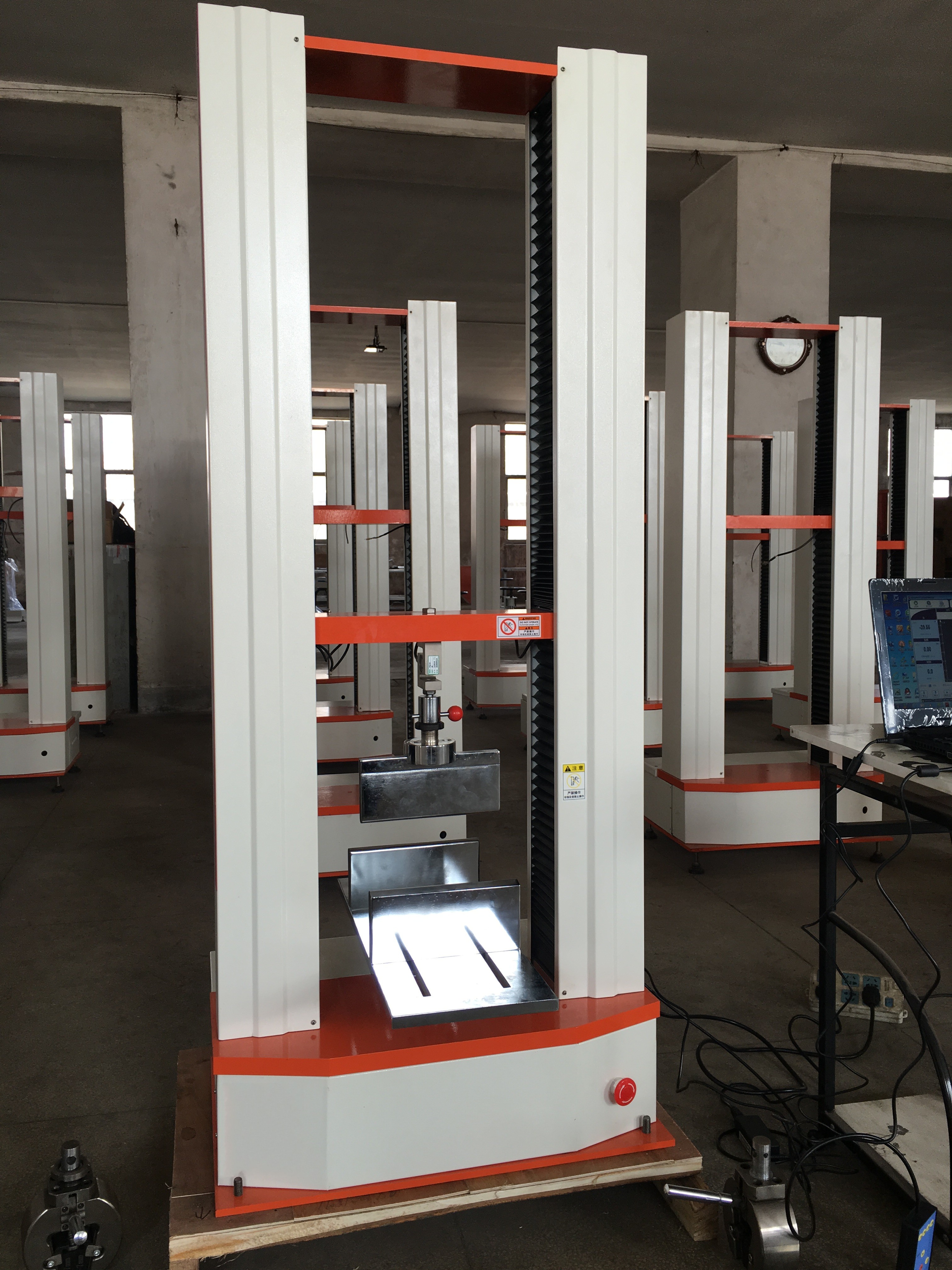 厂家优选 万能材料试验机热卖中 电子拉力机,门式拉力机,高温拉力机,剥离拉力试验仪,材料拉力机