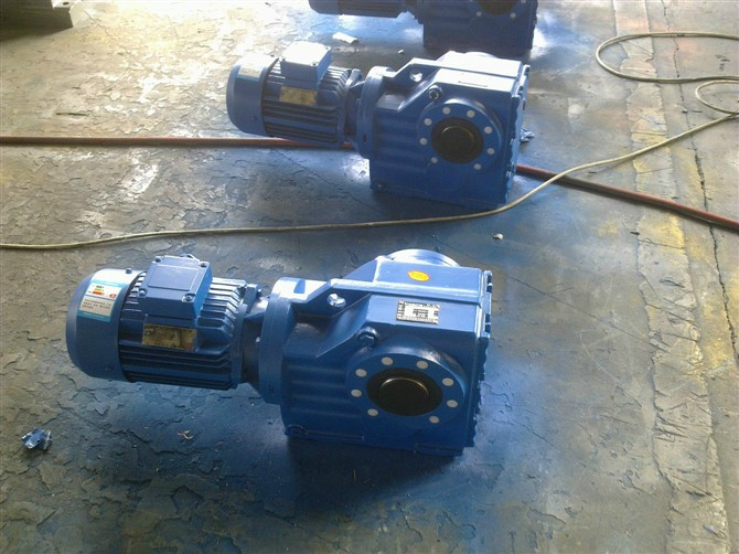 R減速電機(jī) K減速電機(jī) S減速電機(jī) F減速電機(jī) 臺(tái)灣精密系列齒輪減速電機(jī) 臺(tái)灣四大系列減速機(jī) K系列減速電機(jī),K87系列減速電機(jī),K系列變頻減速電機(jī),K剎車制動(dòng)減速電機(jī),K系列防爆減速電機(jī)